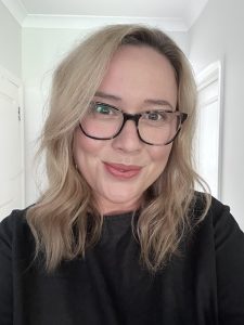 bargainlifeandstyle headshot